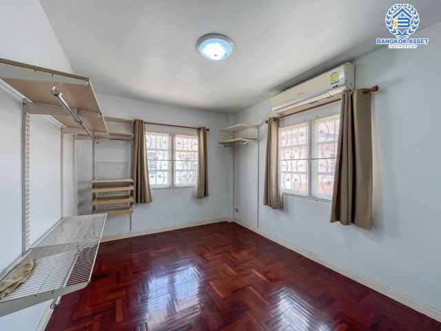 *****บ้านเดี่ยวมือสองย่านนนทบุรี ม.ลลิลอินเดอะพาร์ค บางใหญ่-กาญจนาภิเษก #หลังมุม เนื้อที่ 59.2 ตร.ว. ฟังก์ชัน 3 ห้องนอน 3 ห้องน้ำ 2 ที่จอดรถ มาพร้อมของแถมเพียบ! บนทำเลดี ใกล้รถไฟฟ้าสายสีม่วง "สถานีตลาดบางใหญ่", เซ็นทรัลเวสต์เกต และทางด่วน "กาญจนาภิเษก"